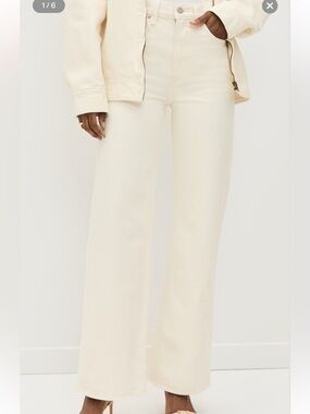 NWT Levi’s Ribcage wide leg jeans off white 29